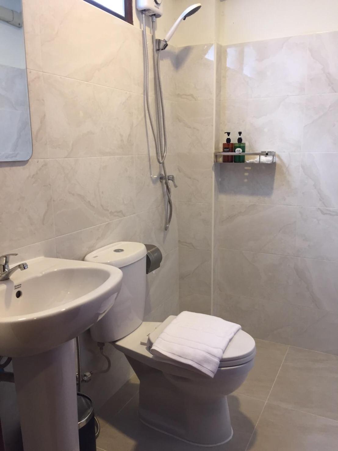 Ben Guesthouse Чианг Рай Екстериор снимка