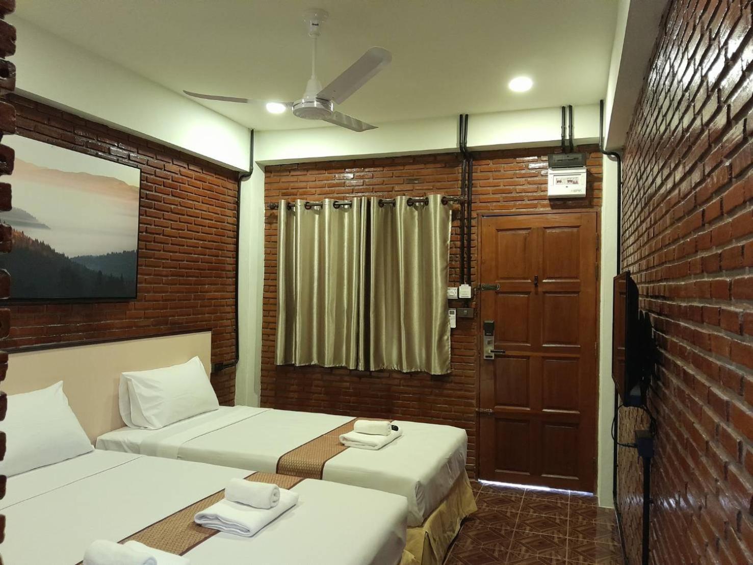 Ben Guesthouse Чианг Рай Екстериор снимка