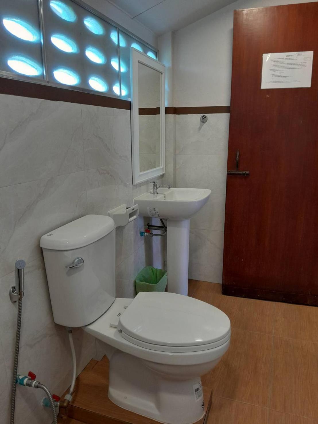 Ben Guesthouse Чианг Рай Екстериор снимка