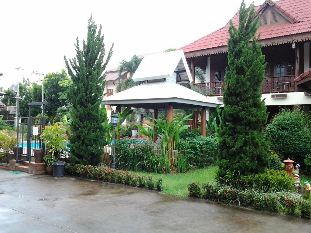 Ben Guesthouse Чианг Рай Екстериор снимка